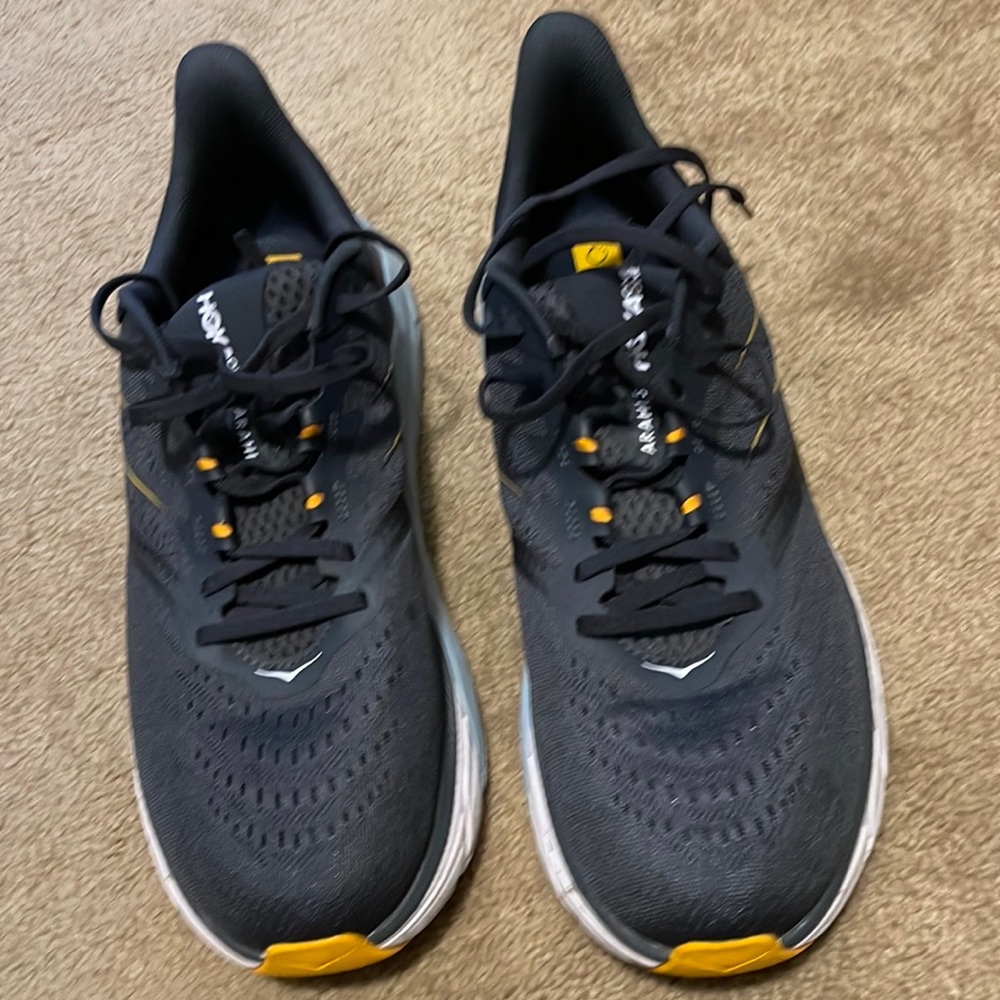 Awesome Hoka one one Arahi 5
